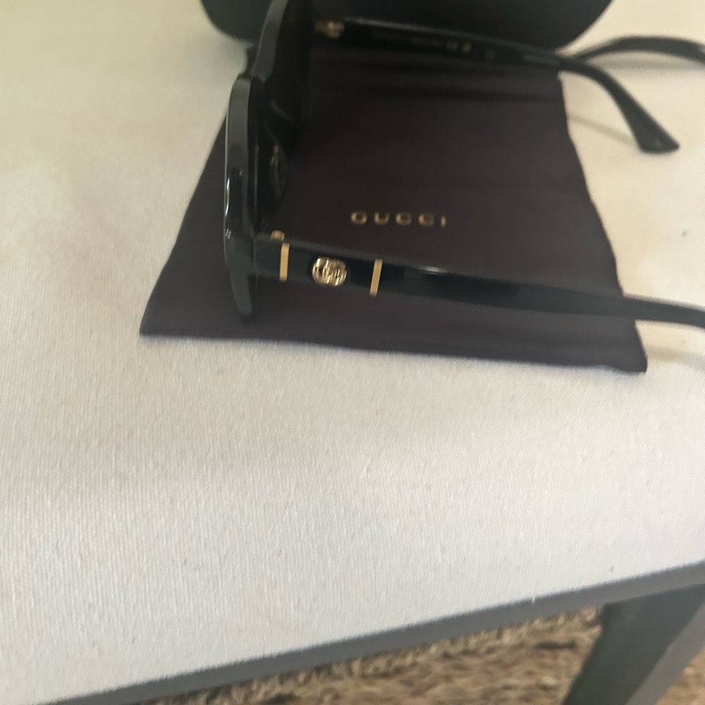 Authentic Gucci Sunglasses. - image 7
